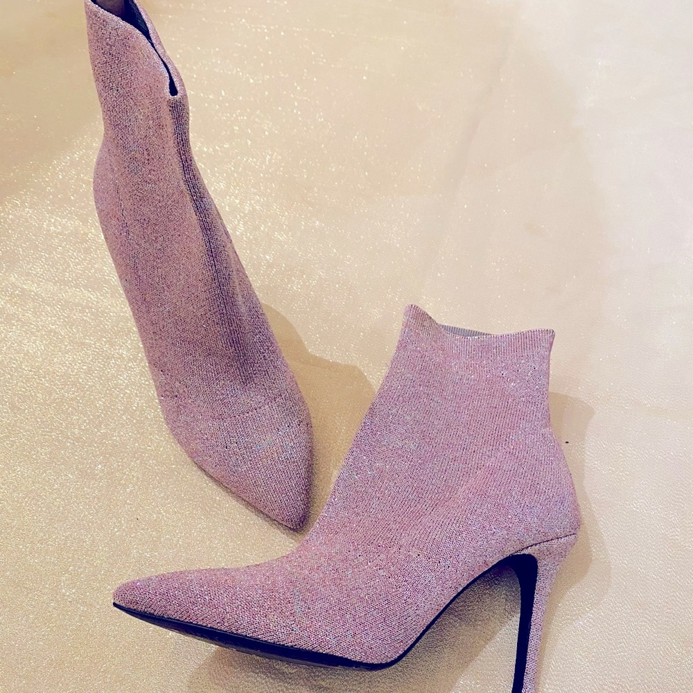 Gianni Bini Pink Glitter Booties 🤍